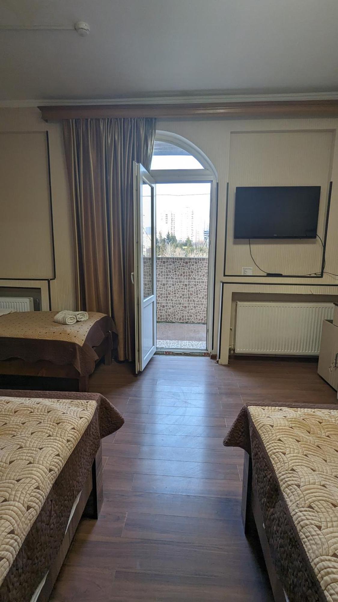 Dkd-Bridge Hotel Tbilisi Bagian luar foto