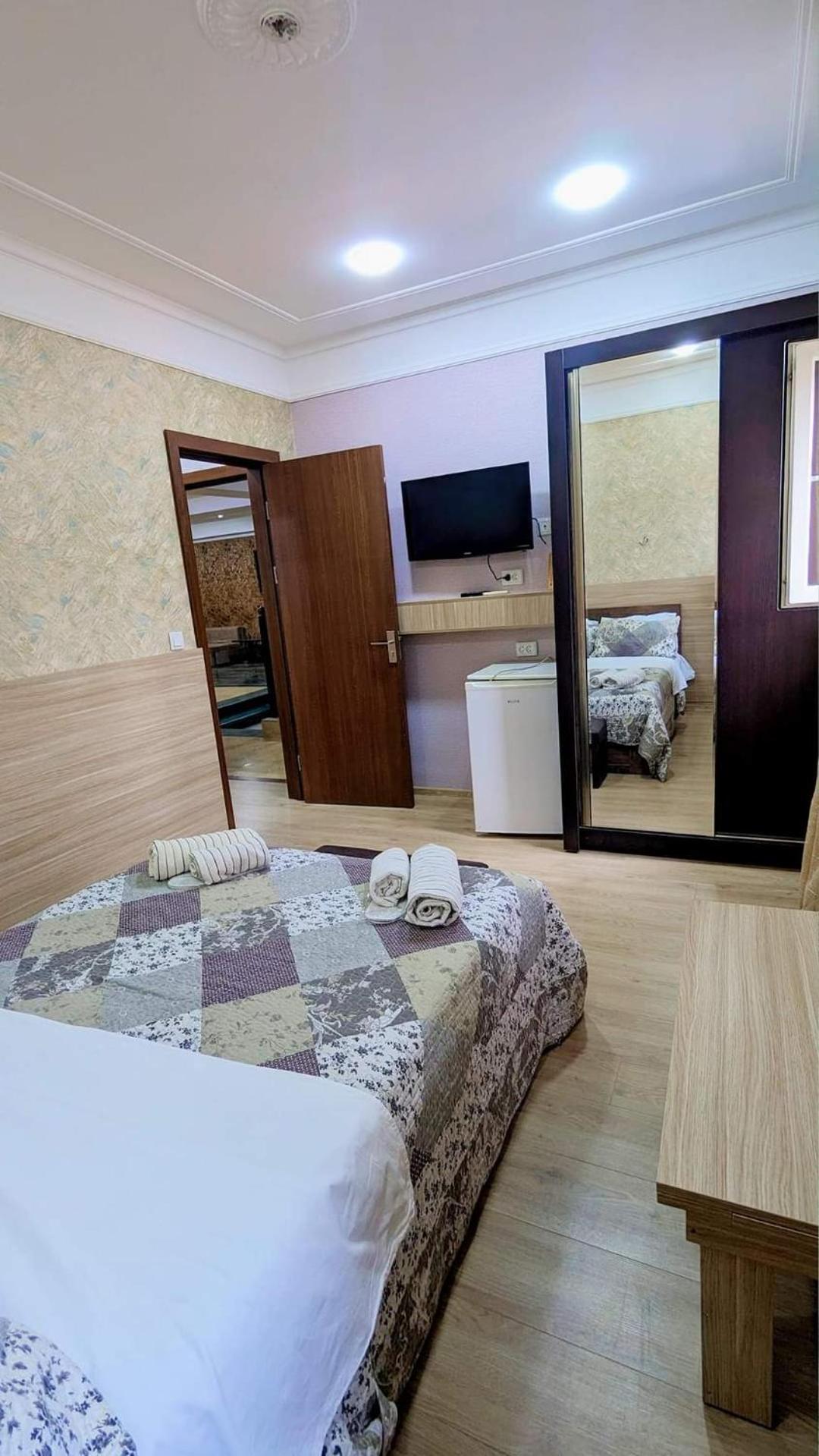 Dkd-Bridge Hotel Tbilisi Ruang foto