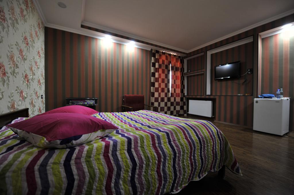 Dkd-Bridge Hotel Tbilisi Bagian luar foto