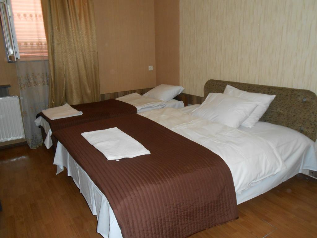 Dkd-Bridge Hotel Tbilisi Bagian luar foto