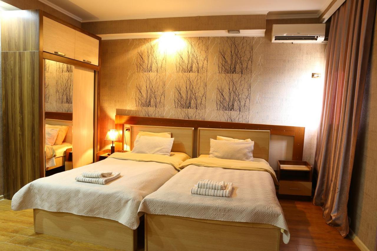 Dkd-Bridge Hotel Tbilisi Bagian luar foto